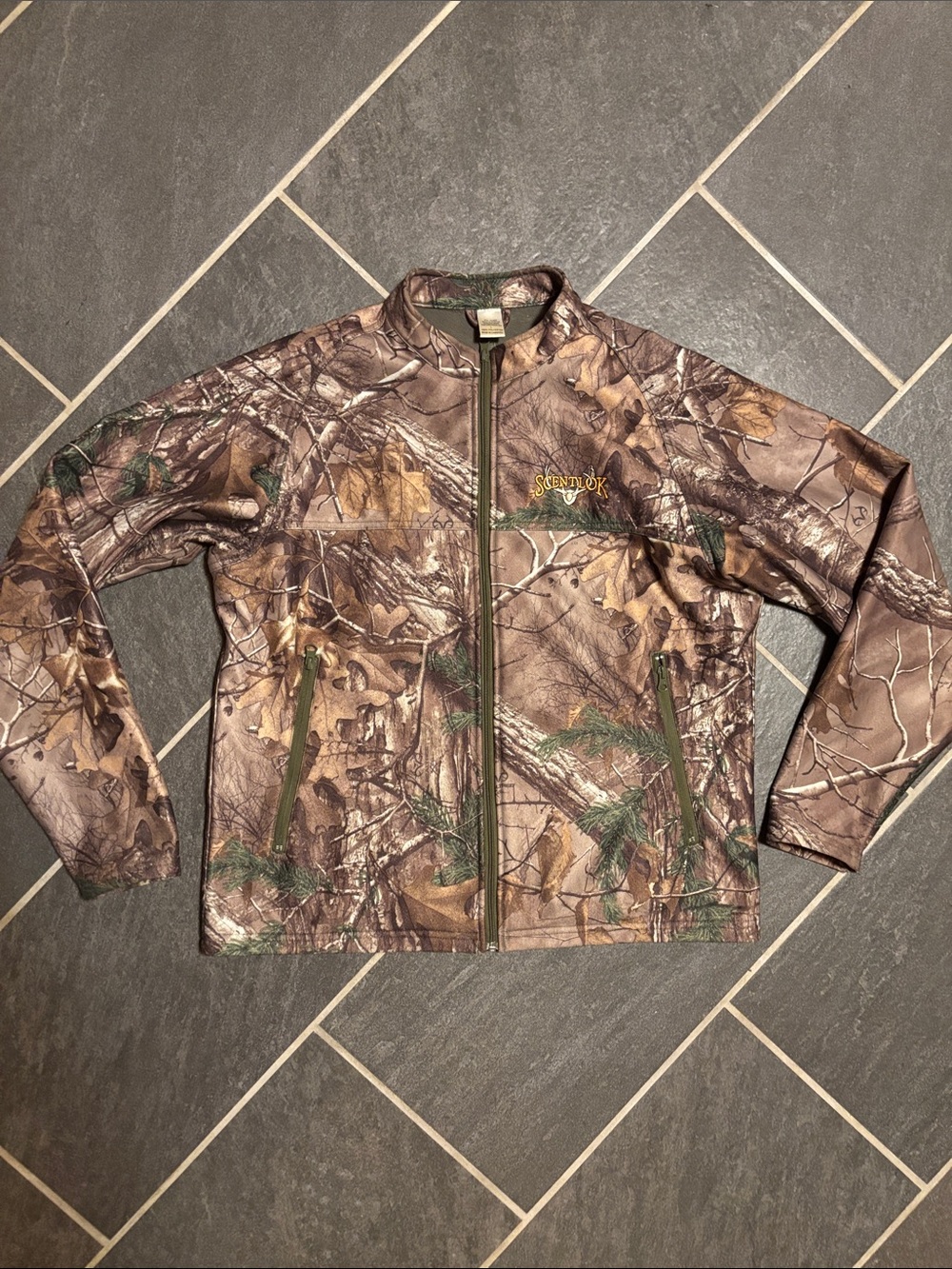 Realtree Men's Brown & Green Camo Lightweight Jacket